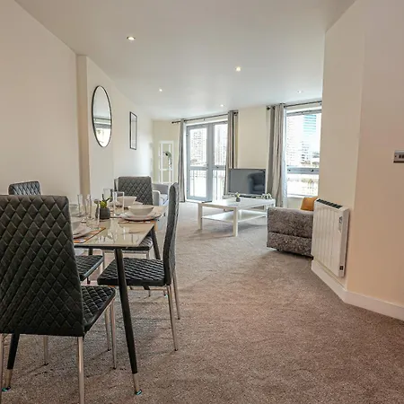 Premium With Parking Apartment *